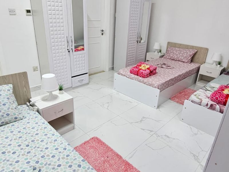 Beautiful Bedspace with window is available for Females only in Dubai Marina